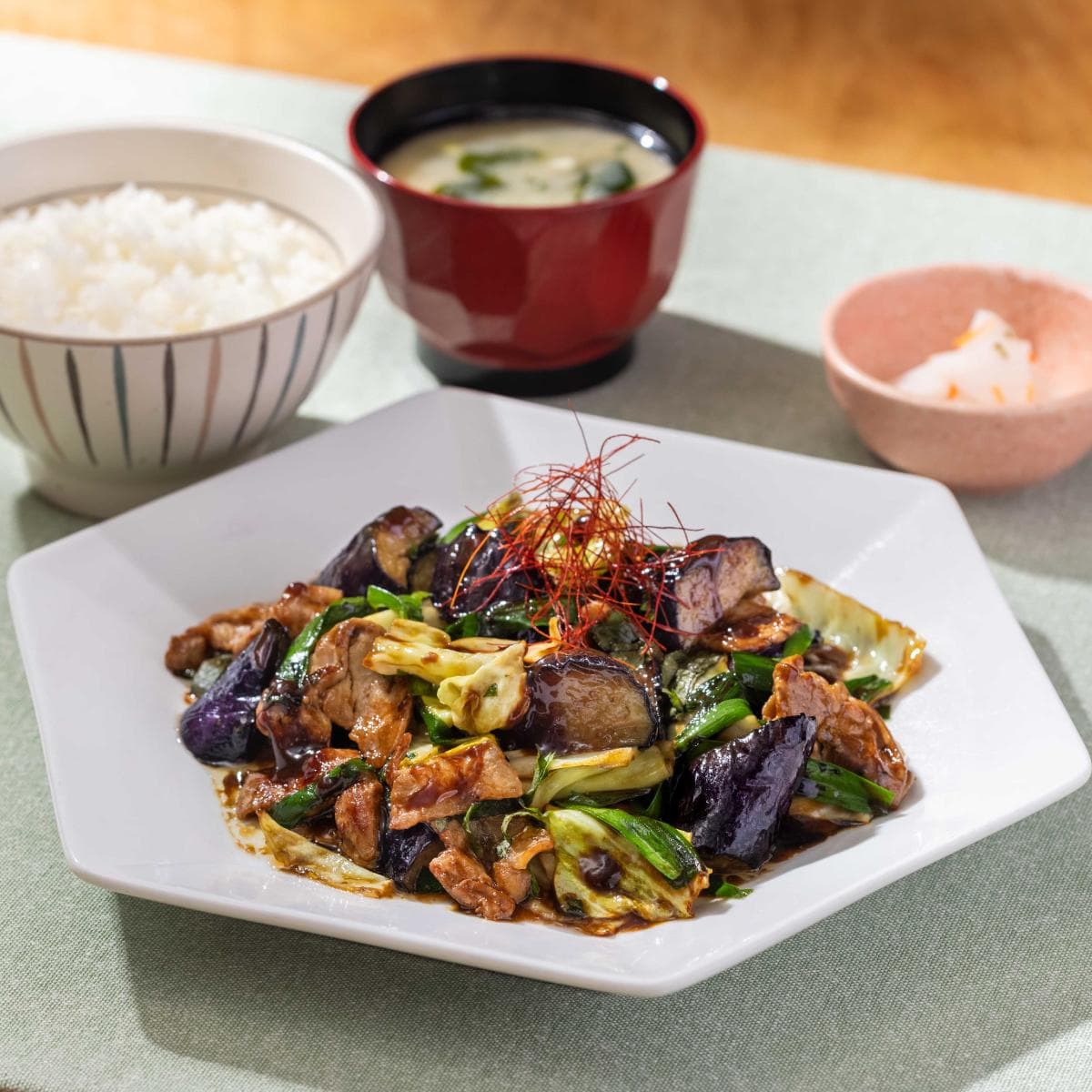 茄子と豚のコク旨味噌炒め定食